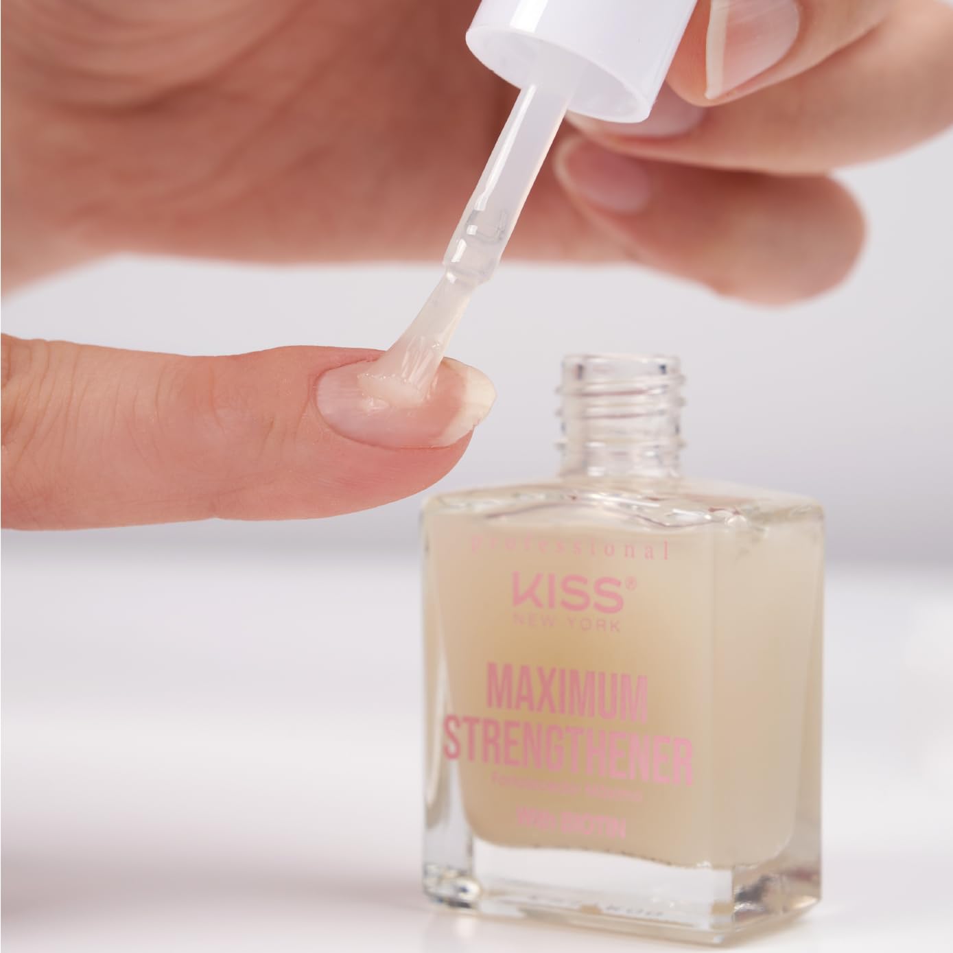 Kiss New York Nail Strengthening Treatment, Maximum Strengthener for Thin, Cracked, Split Nails, Infused with Biotin and Keratin, Made in Korea