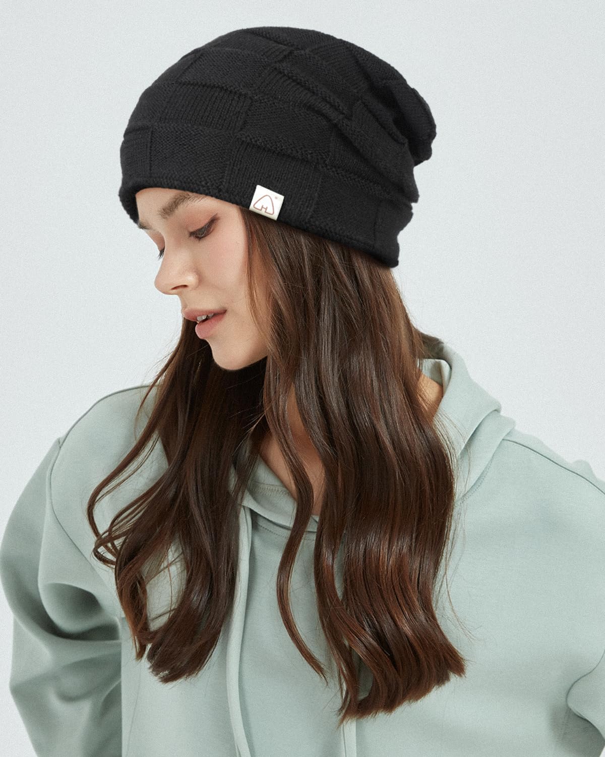 Hat Hut Womens Beanie Satin Lined Beanie Winter Hats for Women Men, Silk Lined Slouchy Beanie Hats Soft Warm Ski Hat Unisex (US, Alpha, One Size, Pure Black)