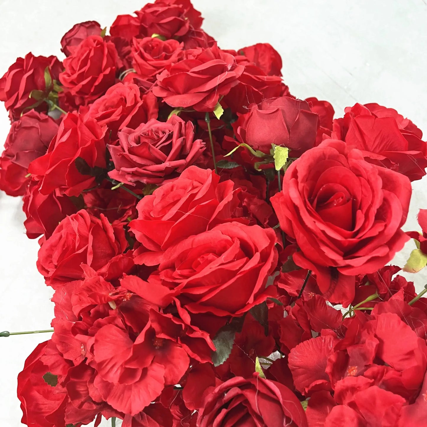 Artificial Red Rose Green Plants Flower Row Long Runner Wedding Backdrop Decor Floral Arrangement Party Props Table Centerpiece